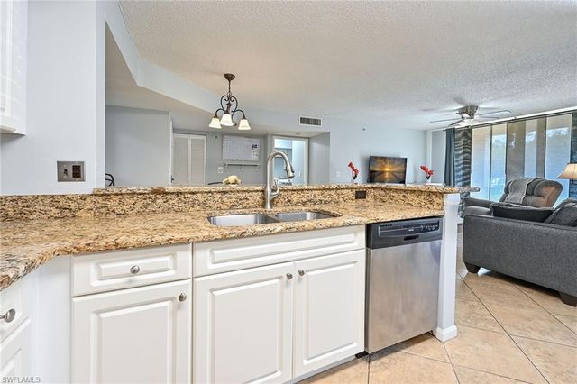 1265 Wildwood Lakes BLVD 3-103, Naples, FL 34104