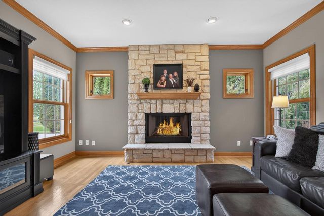 1578 Fox Hollow LANE, Cedarburg, WI 53012
