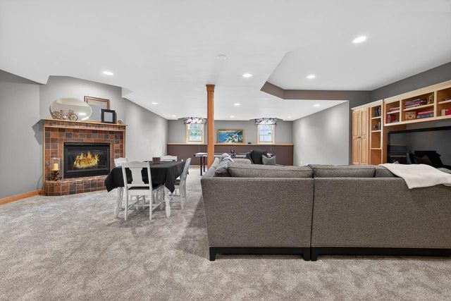 1578 Fox Hollow LANE, Cedarburg, WI 53012