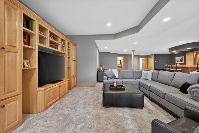 1578 Fox Hollow LANE, Cedarburg, WI 53012