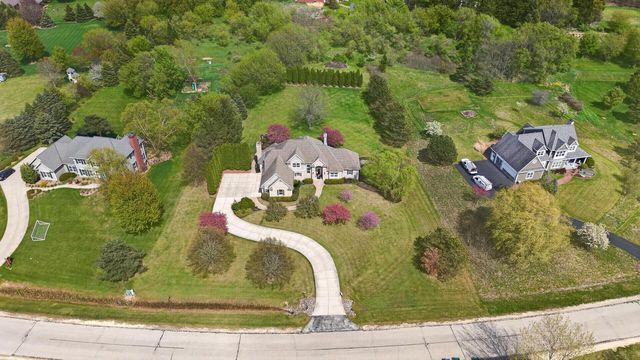 1578 Fox Hollow LANE, Cedarburg, WI 53012