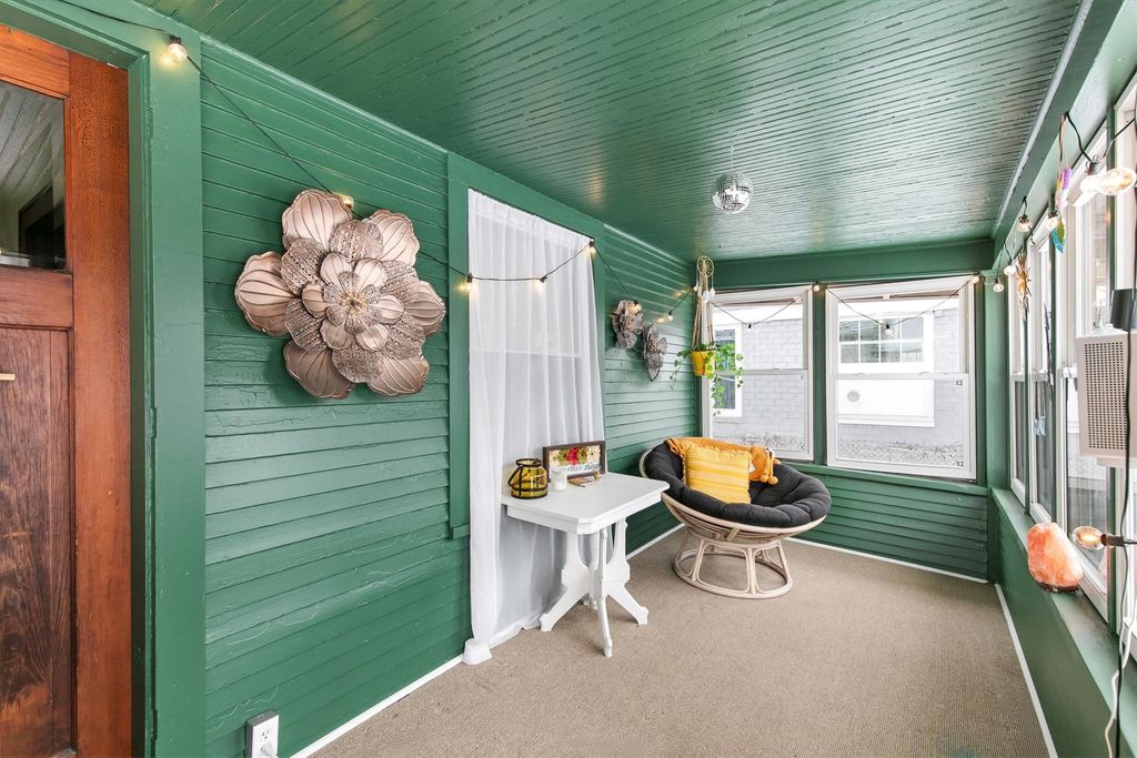 3816 3rd Street, Des Moines, IA 50313