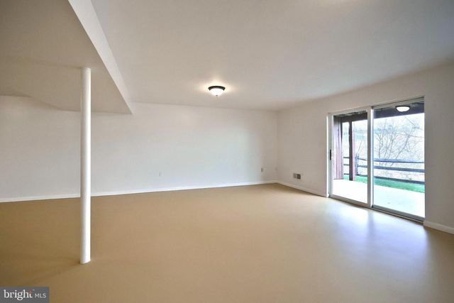 7220 SENECA RIDGE DR, York, PA 17403