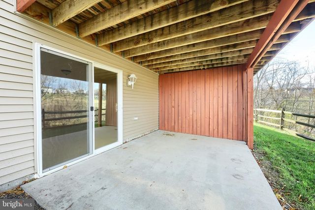 7220 SENECA RIDGE DR, York, PA 17403