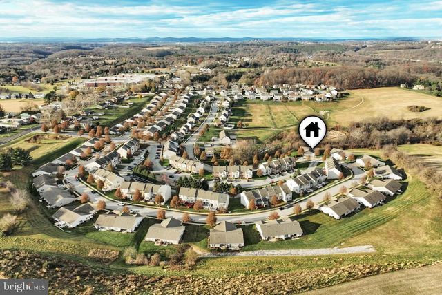 7220 SENECA RIDGE DR, York, PA 17403