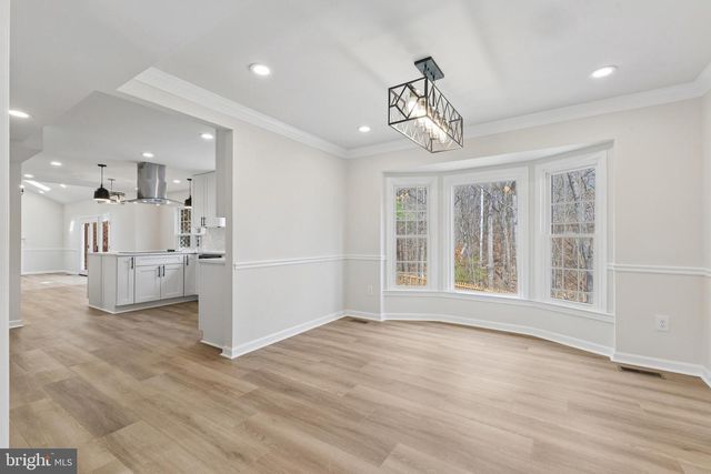 8 LAWHORN RD, Stafford, VA 22554