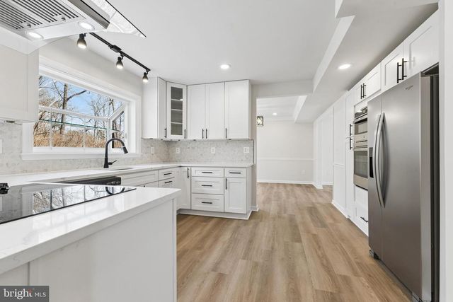 8 LAWHORN RD, Stafford, VA 22554