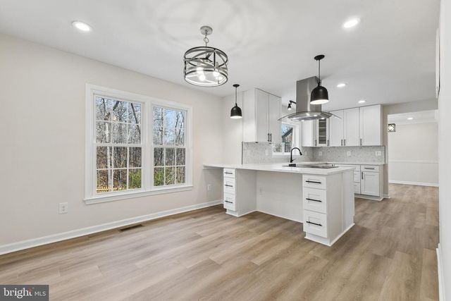 8 LAWHORN RD, Stafford, VA 22554