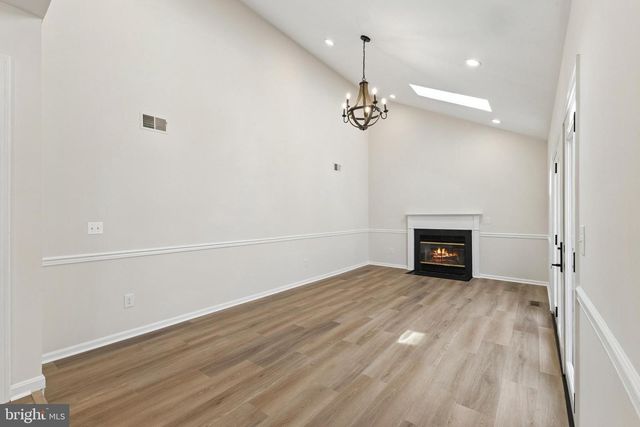 8 LAWHORN RD, Stafford, VA 22554