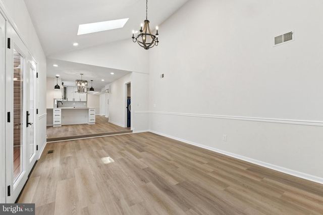 8 LAWHORN RD, Stafford, VA 22554