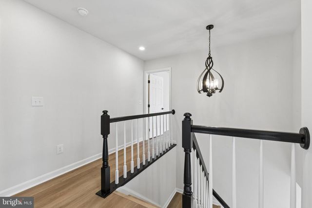 8 LAWHORN RD, Stafford, VA 22554