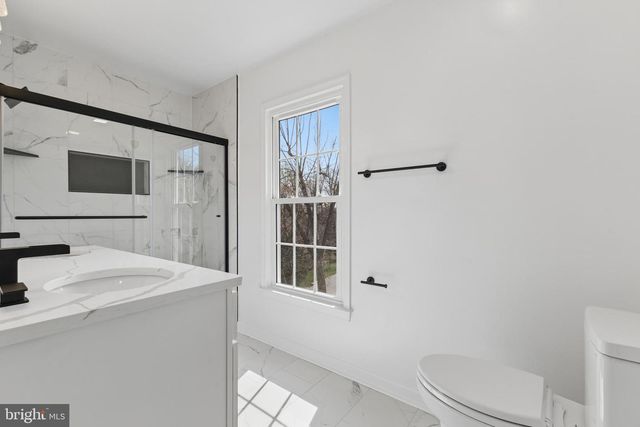 8 LAWHORN RD, Stafford, VA 22554