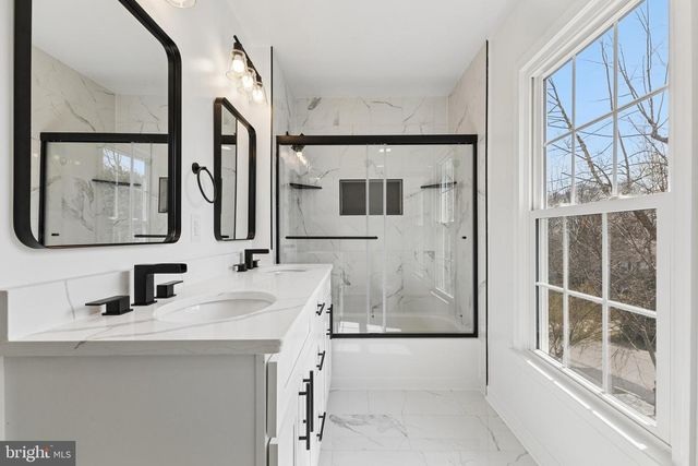 8 LAWHORN RD, Stafford, VA 22554