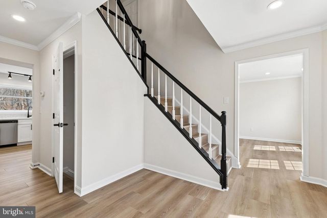 8 LAWHORN RD, Stafford, VA 22554