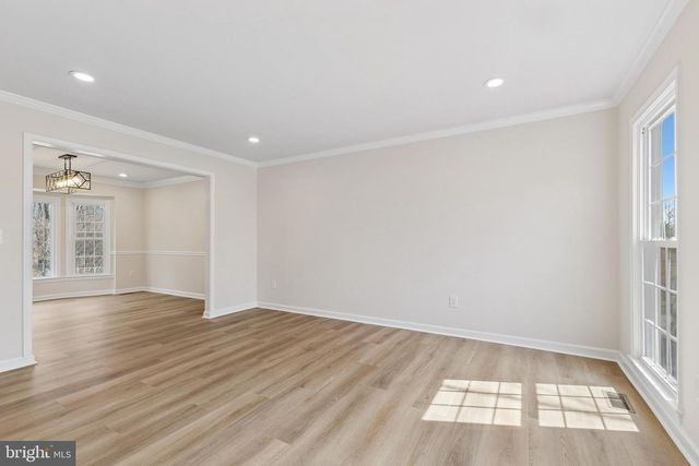 8 LAWHORN RD, Stafford, VA 22554