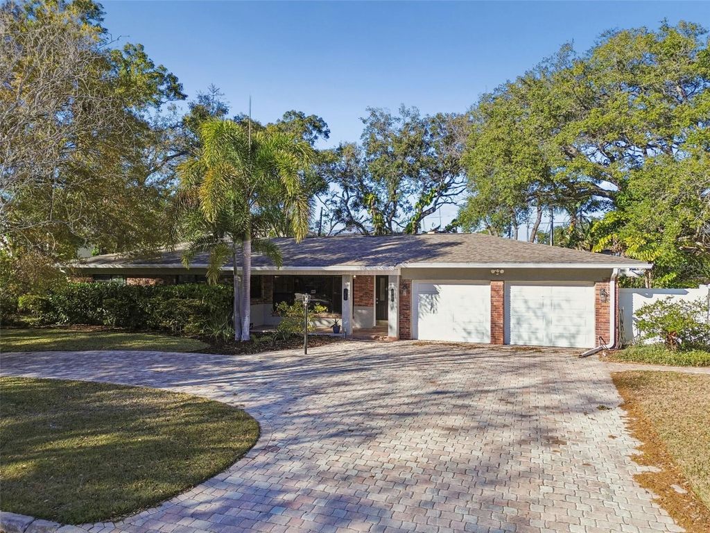 4633 W LONGFELLOW AVENUE, Tampa, FL 33629