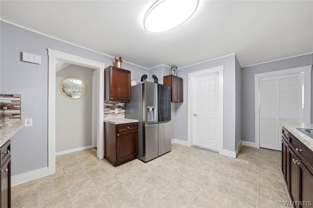 6618 Versailles Road, Hamburg, NY 14085