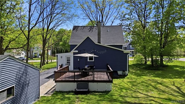 6618 Versailles Road, Hamburg, NY 14085
