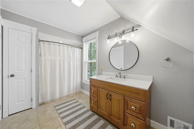 6618 Versailles Road, Hamburg, NY 14085