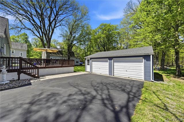 6618 Versailles Road, Hamburg, NY 14085