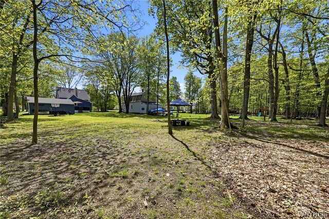 6618 Versailles Road, Hamburg, NY 14085