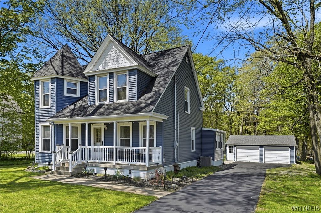 6618 Versailles Road, Hamburg, NY 14085
