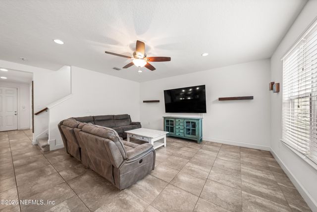 341 ASPEN LEAF Drive, Jacksonville, FL 32081