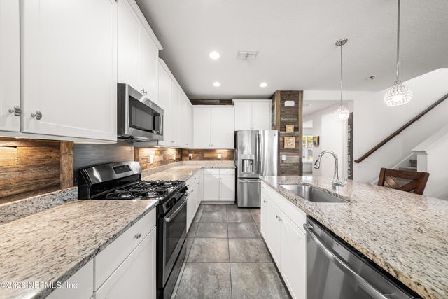 341 ASPEN LEAF Drive, Jacksonville, FL 32081