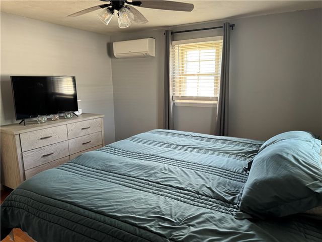 110 Marigold Drive, Warwick, RI 02889