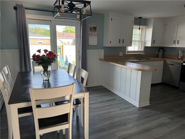110 Marigold Drive, Warwick, RI 02889