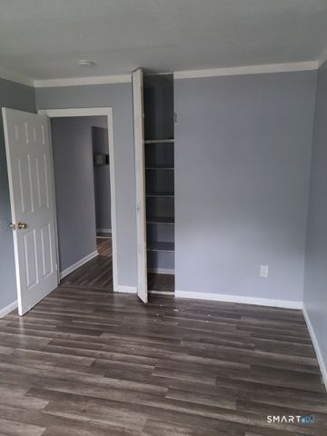 50 Angel Drive Apt D, Waterbury, CT 06708