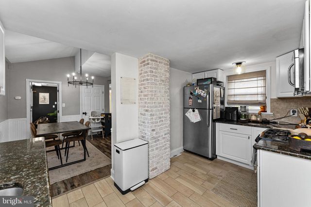 221 E MONTGOMERY AVE, Hatboro, PA 19040