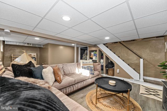 221 E MONTGOMERY AVE, Hatboro, PA 19040