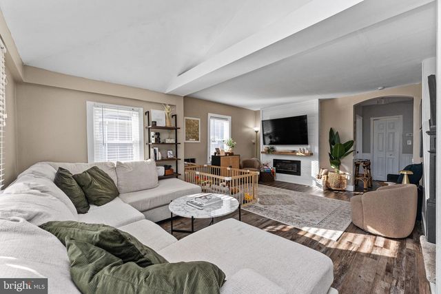 221 E MONTGOMERY AVE, Hatboro, PA 19040