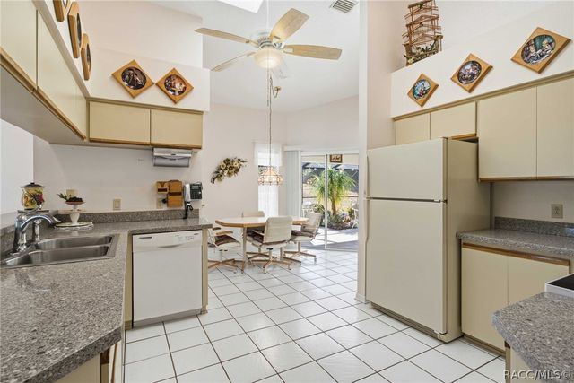 88 W Honey Palm Loop, Beverly Hills, FL 34465