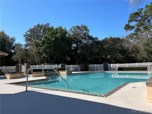 88 W Honey Palm Loop, Beverly Hills, FL 34465