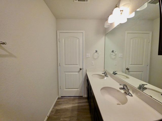 184 Beth Ann LOOP, Taylor, TX 76574