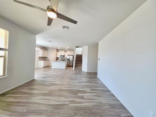 184 Beth Ann LOOP, Taylor, TX 76574