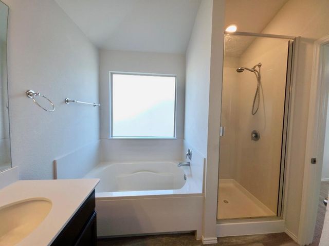 184 Beth Ann LOOP, Taylor, TX 76574