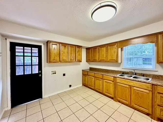 513 N Maple Street, Sherman, TX 75092