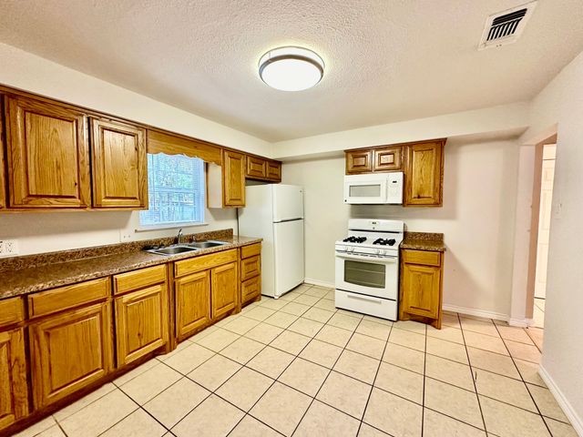 513 N Maple Street, Sherman, TX 75092