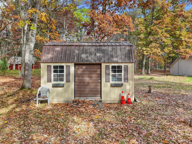 4861 E Higgins Lake Drive, Roscommon, MI 48653