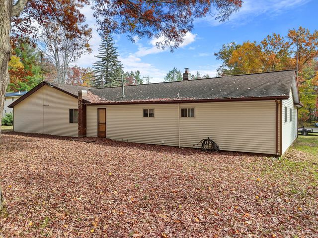 4861 E Higgins Lake Drive, Roscommon, MI 48653