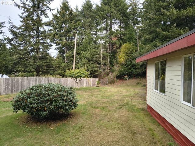 91136 SEAVIEW Ln, Coos Bay, OR 97420