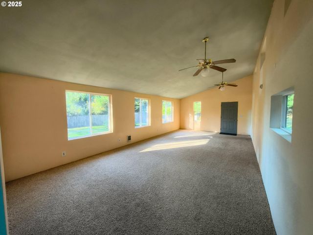 91136 SEAVIEW Ln, Coos Bay, OR 97420