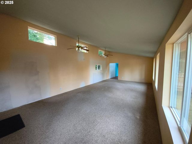 91136 SEAVIEW Ln, Coos Bay, OR 97420