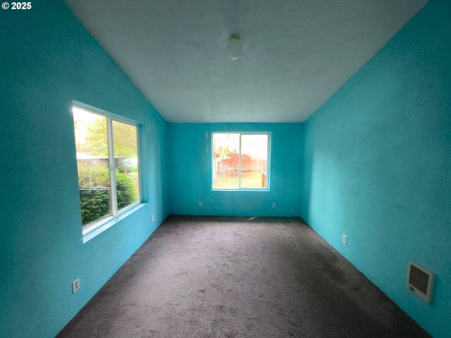 91136 SEAVIEW Ln, Coos Bay, OR 97420