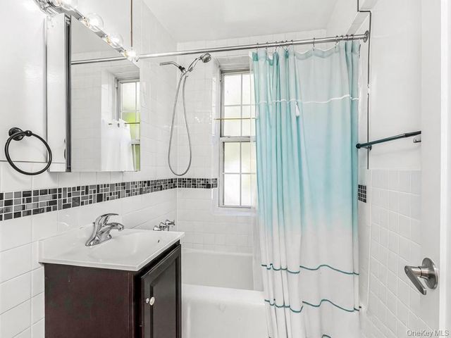780 Bronx River Road A16, Bronx, NY 10708