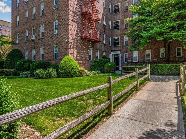 780 Bronx River Road A16, Bronx, NY 10708