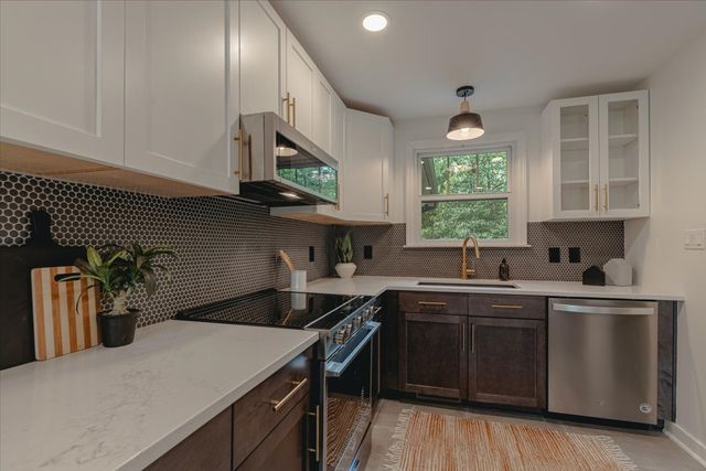 930 Crescent Hill Rd, Nashville, TN 37206